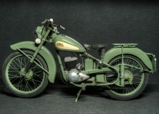Motos